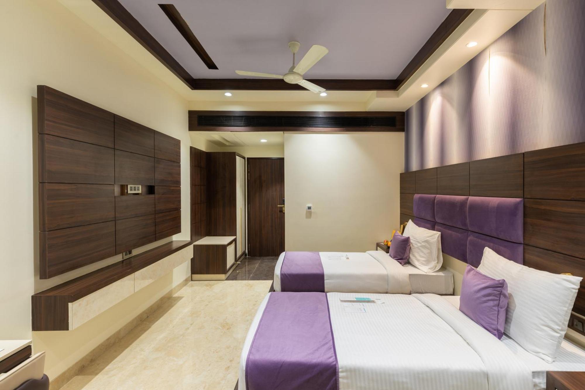 Deluxe King Suite